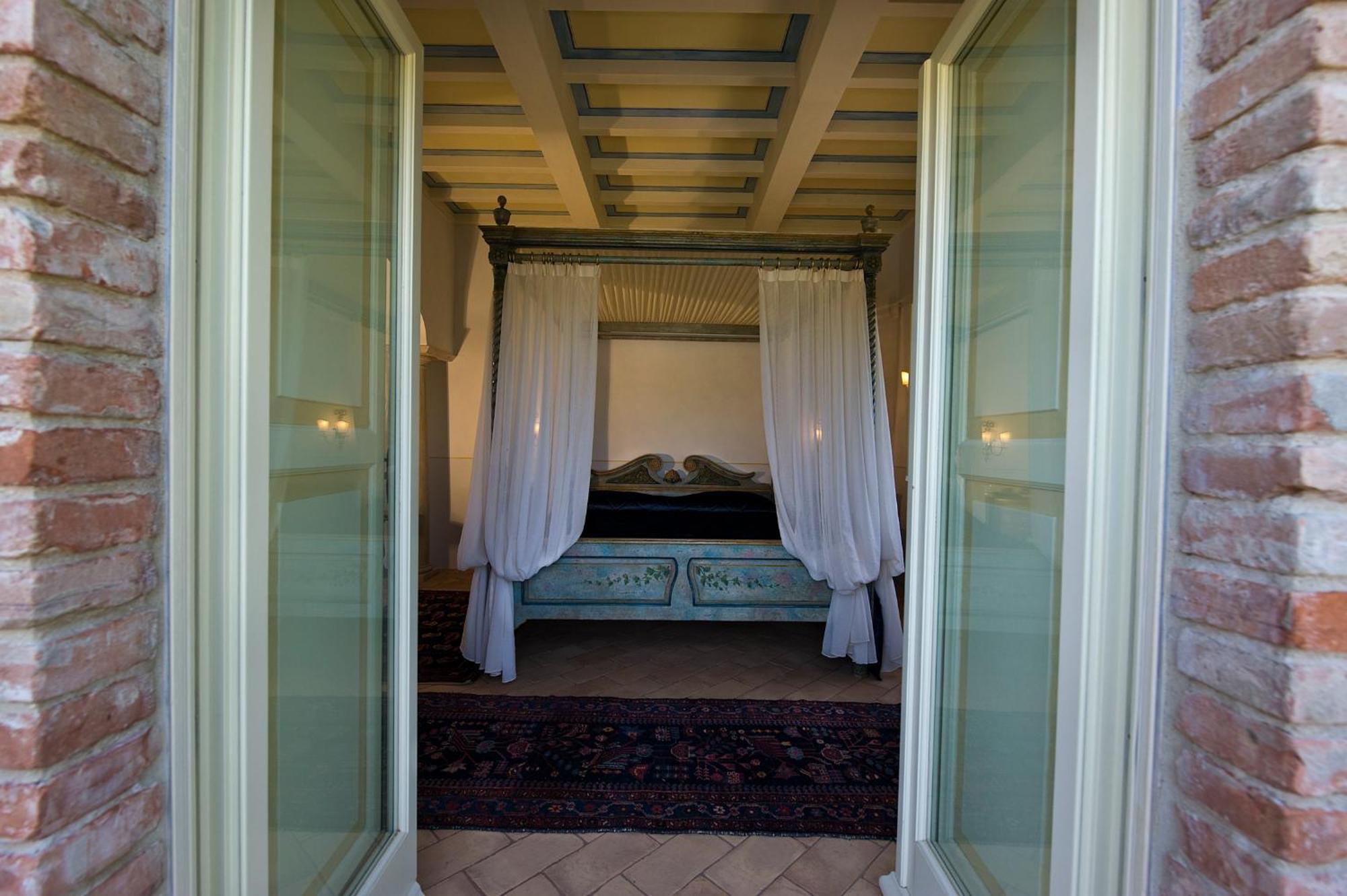 Relais Tenuta Del Gallo Farm stay Amelia